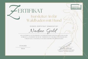 Nadine Gold Zertifikat Akademie für Sinnhaftigkeit Waldbaden mit Hund